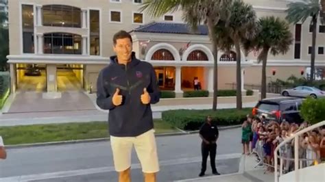 Oficial Barcelona anuncia a Robert Lewandowski y ya está en Miami