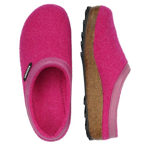 Giesswein vs Nootkas - Which is the best wool slipper? - Slipper Scout