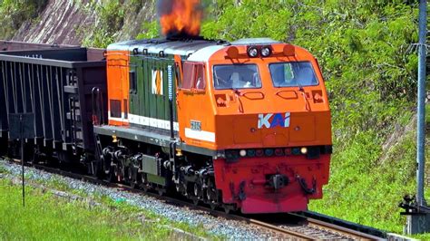 The Babaranjang Train Let Out A Big Fire Rejosari Stasion Sumatra