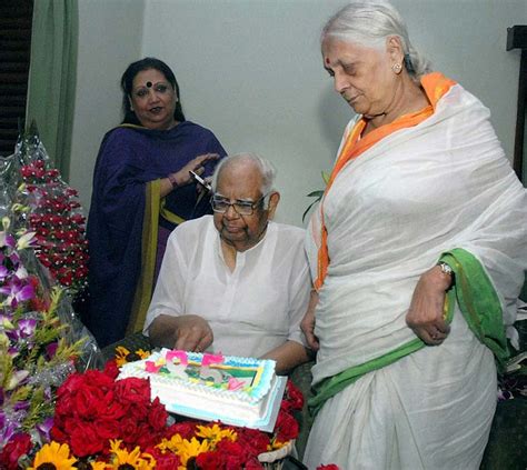 Somnath Chatterjee Age, Death Cause, Wife, Children, Family, Biography ...