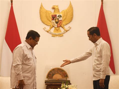 Jokowi Dan Prabowo Subianto Mainkan Politik Rileks Tagar