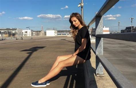 Karolina Bojar L Arbitro Pi Sexy Del Mondo In Campo Cos Ma In Bikini Libero Quotidiano