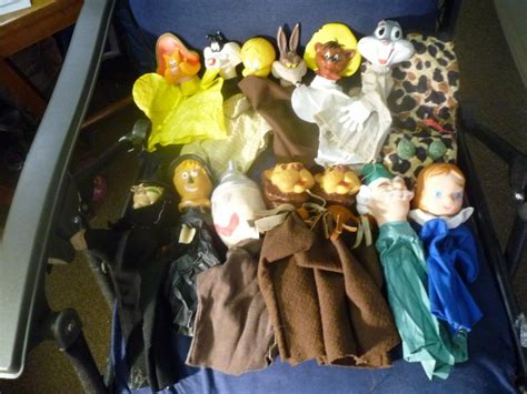 Vintage Hand Puppets Looney Tunes Seven Wizard Of Oz Puppets Take