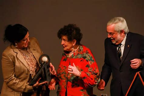 La Escritora Mexicana Margo Glantz Recibe El Premio Literario Carlos