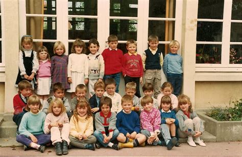 Photo de classe Dernière année de maternelle de 1986 ECOLE MATERNELLE