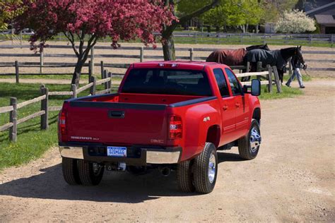 GMC Sierra 3500 Classic - Information and photos - MOMENTcar