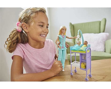 Игровой набор Барби детский доктор Barbie Baby Doctor