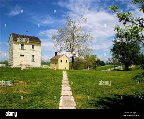 Shaker Village Of Pleasant Hill Stock Photo Alamy