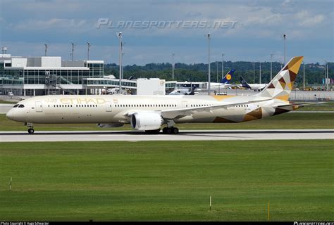 A6 BMC Etihad Airways Boeing 787 10 Dreamliner Photo By Hugo Schwarzer