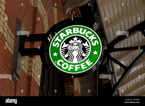 Starbucks Hi Res Stock Photography And Images Alamy