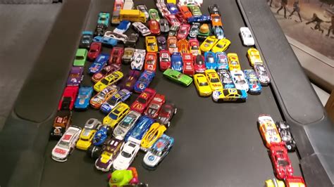 Hot Wheels Race In A Treadmill Demolition Derby