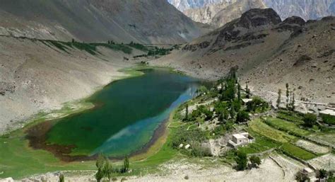 Beautiful Lakes In Gilgit Baltistan Prestine Travels And Tours