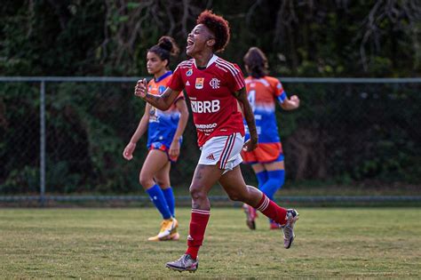 Flamengo Goleia Duque De Caxias Na Estreia Do Carioca Feminino Super