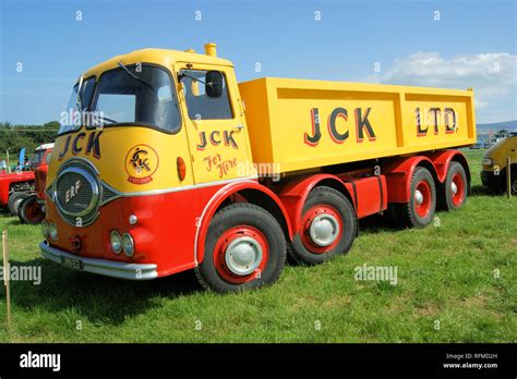 8 Wheel Truck Hi Res Stock Photography And Images Alamy