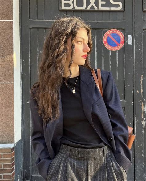 zoïa mossour style Pretty outfits Edgy outfits Beautiful italian women