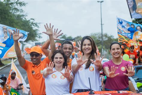 Elei Es Olinda Mirella Almeida Realiza Carreata Ao Lado Da