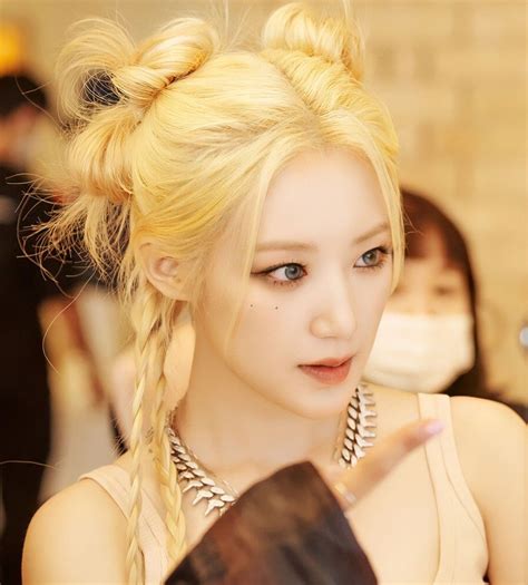 Blonde Hair Kpop Concert Hairstyles Last Dance G I Dle Kpop