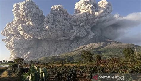 Sebaran Abu Vulkanik Erupsi Gunung Sinabung Sampai Ke Aceh