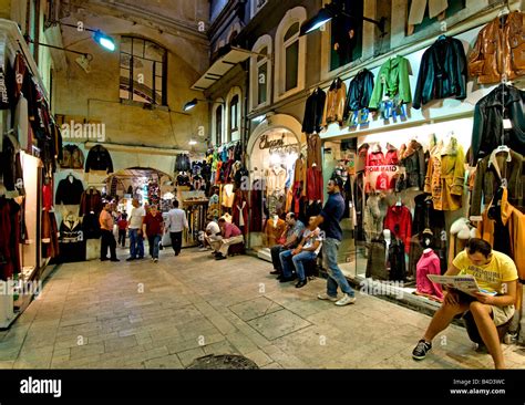 Grand Bazaar Kapali Carsi Kapal Cars Istanbul Turkey Stock Photo Alamy