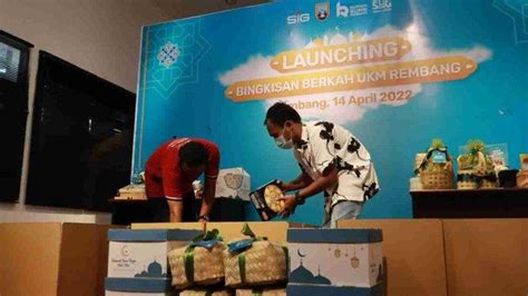 Didukung Semen Gresik Omzet Penjualan Hampers Produk Umkm Rrembang