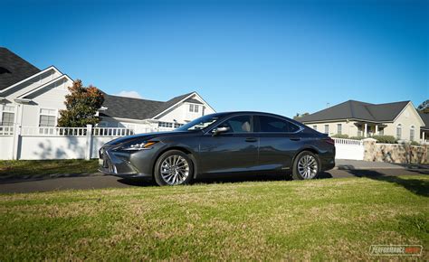 2022 Lexus ES 300h Sports Luxury Review Video PerformanceDrive