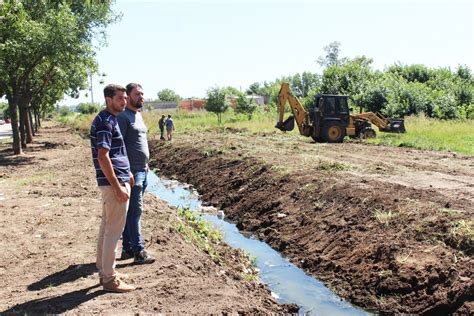 Contin An Los Trabajos De Limpieza Y Mantenimiento En La Avenida Illia