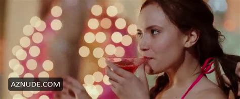 AMANDA GRACE COOPER Nude AZNude