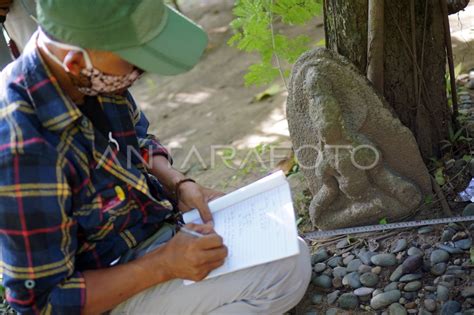 Arkeolog Identifikasi Temuan Benda Cagar Budaya Antara Foto