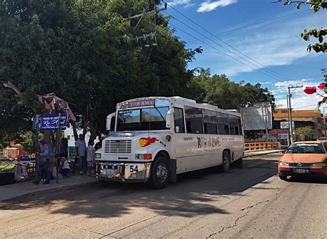 Reanudan el servicio de transporte público los camiones que van de