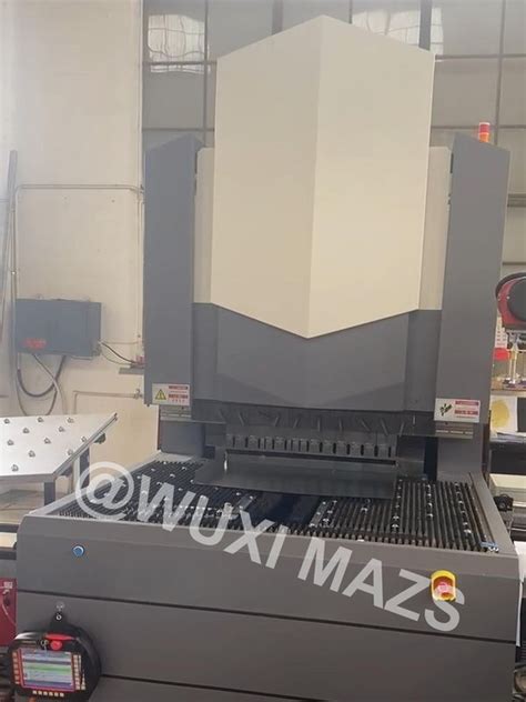 Max Kw Cnc Paneelbuigmachine Voor Het Buigen Van