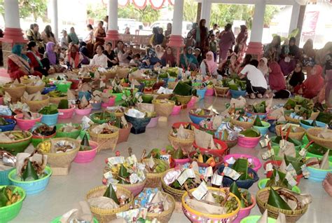 Ribuan Nasi Tumpeng Hiasi Acara Sedekah Bumi Desa Arahan Lor Warisan