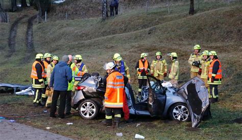 Schlimmer Unfall Bei Geretsried Drei Rettungshubschrauber Im Einsatz