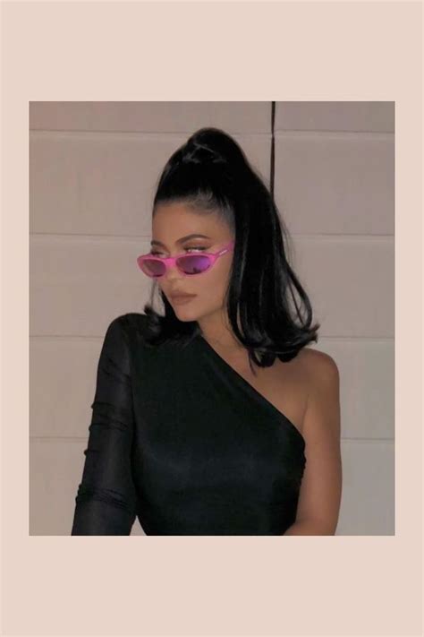 Kylie Jenner In Pink Sunglasses Trending Sunglasses Pink Sunglasses