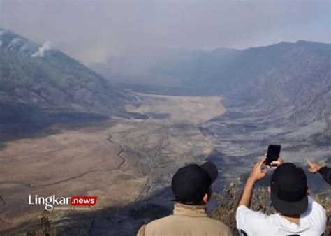 Imbas Kebakaran Di Bukit Teletubbies Kawasan Gunung Bromo Tutup Total