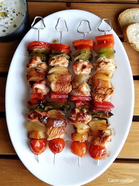 Brochetas De Pavo Con Verduras Y Pi A Caceroladas