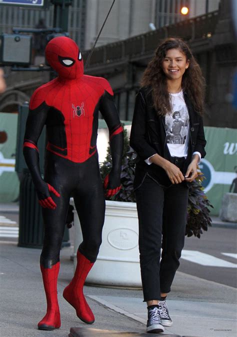 Pin By Nataly On Fk In Mj Outfits Zendaya Zendaya Spiderman