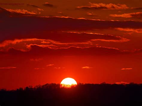 Rojo Atardecer Nubes Rojo Sol Ardiente Atardecer Nubes Cielo