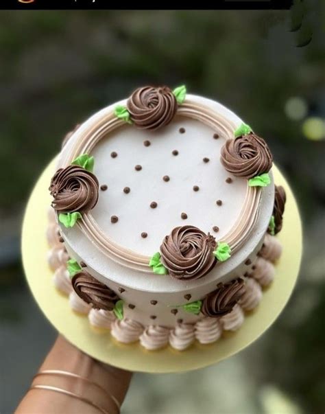 Pin By Natacha Ranifete On Bolos In Simple Cake Designs Cake