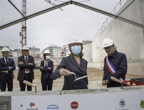 Pose De La Premi Re Pierre Du Futur Si Ge D Engie