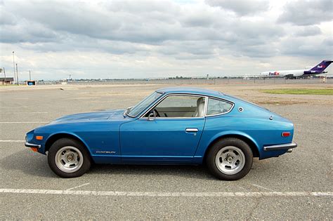 Nissan Datsun 240Z - EngineMark