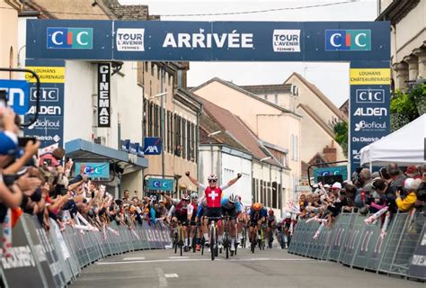 Linda Zanetti Takes Win On Tour De L Avenir Femmes Stage