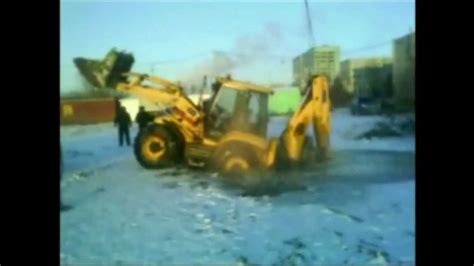 backhoe crash and rescue jcb - YouTube