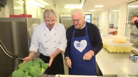 Video Steinmeier besucht Wärmestube für Obdachlose in Berlin STERN de