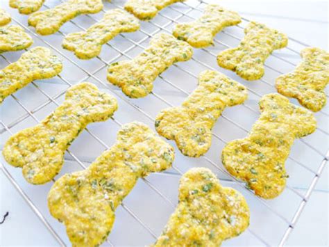 Christmas Gift Recipe: Healthy Dog Biscuits