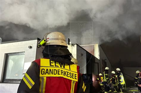 FW OLL Vollbrand Einer Lagerhalle Im Gewerbegebiet Von Ganderkesee