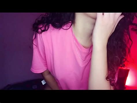 es una novia cachonda que muestra su coño XVIDEOS