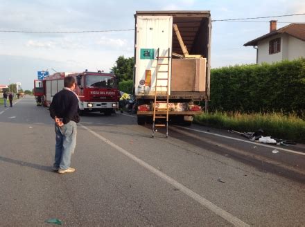 Castellamonte Ozegna Incidente Mortale Sulla Provinciale Auto Contro