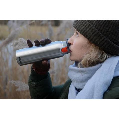 SIGG Thermo Trinkflasche Hot Cold ONE Light Brushed 0 55 L Chrom