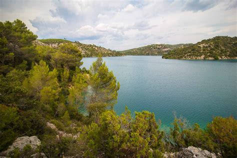 Lac Esparron De Verdon Escape The Crowds In The Gorges Du Verdon