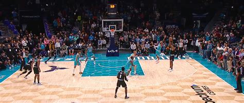 Kawhi Leonard Hit A Stepback Game Winner Against The Hornets